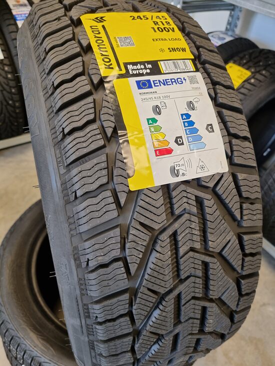 245/45R18 Kormoran Snow